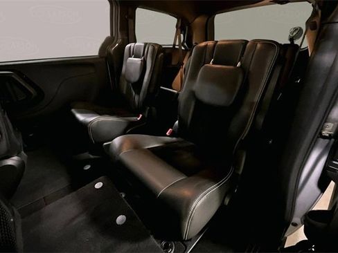 Used 2018 Dodge Grand Caravan SXT w/ Blacktop Package image 14