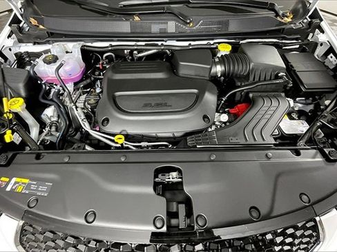 New 2026 Chrysler Pacifica Limited image 2