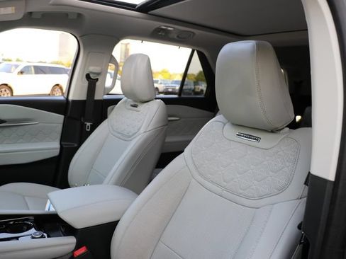 Used 2025 Ford Explorer Platinum w/ LUX Leather Package AWD/4WD image 20