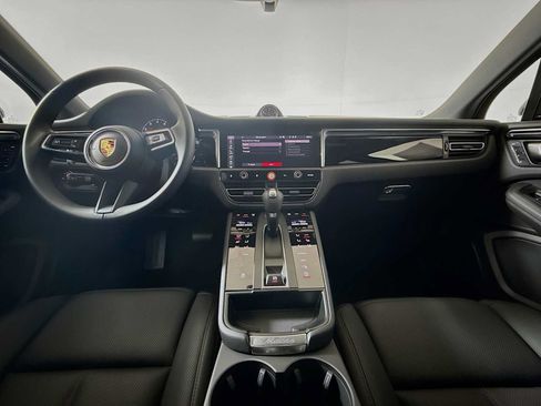 New 2025 Porsche Macan AWD/4WD image 34