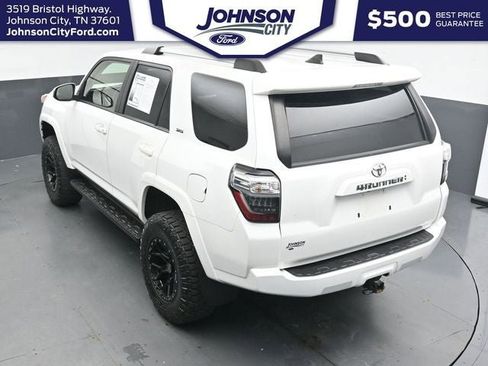 Used 2022 Toyota 4Runner SR5 AWD/4WD image 23