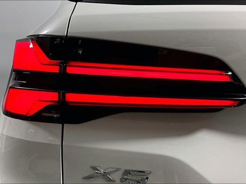 Used 2024 BMW X5 xDrive40i w/ Premium Package AWD/4WD image 29