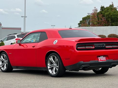Used 2022 Dodge Challenger R/T RWD image 7