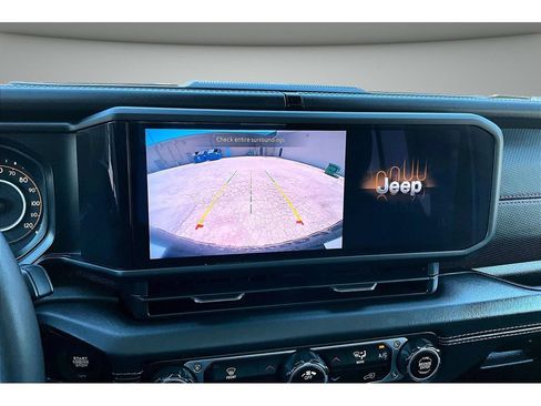 Certified 2025 Jeep Wrangler Unlimited Rubicon AWD/4WD image 26
