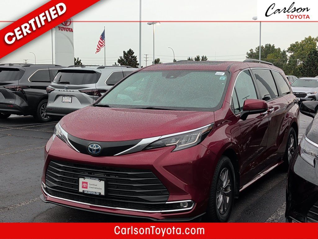 Certified 2022 Toyota Sienna XLE AWD/4WD 360° Tour