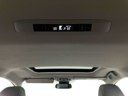 Used 2023 Toyota Sienna XLE w/ XLE Plus Package AWD/4WD image 23