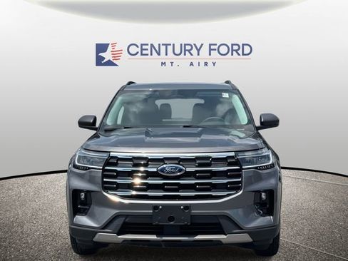 Used 2025 Ford Explorer Active w/ Active Comfort Package image 7