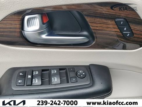 Used 2022 Chrysler Pacifica Limited FWD image 28
