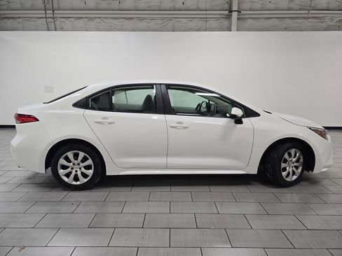 Used 2021 Toyota Corolla LE image 14