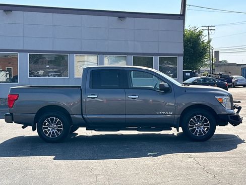 Used 2021 Nissan Titan SV w/ Accessory Utility Package RWD image 4