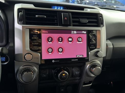 Used 2022 Toyota 4Runner SR5 AWD/4WD image 21
