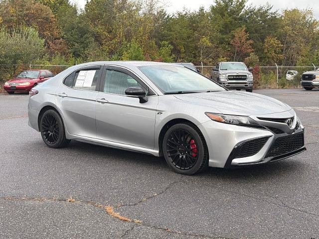 Used 2022 Toyota Camry SE w/ Convenience Package FWD image 1