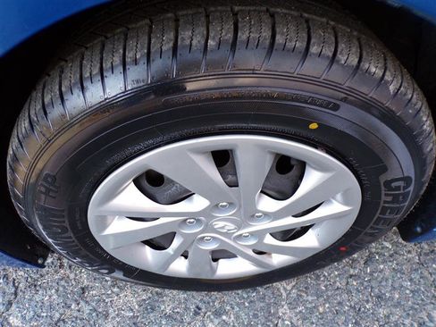 Used 2017 Hyundai Elantra SE image 47