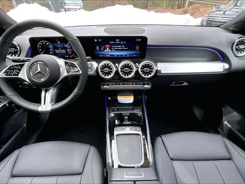 New 2026 Mercedes-Benz GLB 250 4MATIC image 8