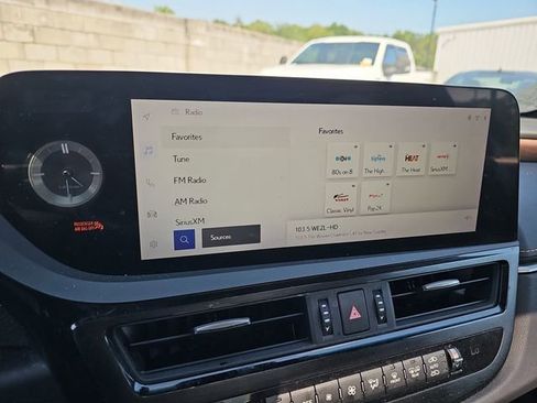 Used 2023 Lexus ES 350 w/ Premium Package FWD image 18