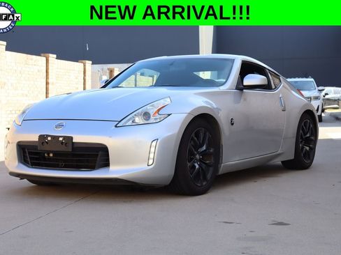 Used 2016 Nissan 370Z Coupe RWD image 1