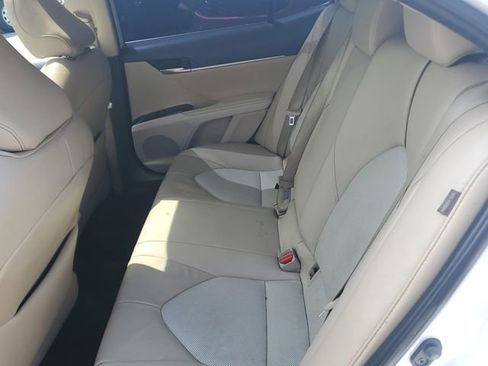 Used 2020 Toyota Camry XLE w/ Navigation Package FWD image 13