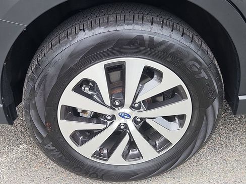 Used 2025 Subaru Outback Premium AWD/4WD image 9