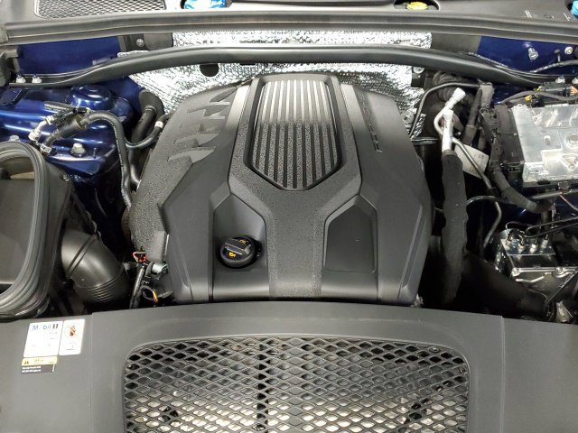 Used 2023 Porsche Macan AWD/4WD image 29