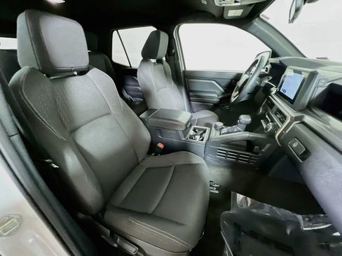 Certified 2025 Toyota 4Runner SR5 AWD/4WD image 23