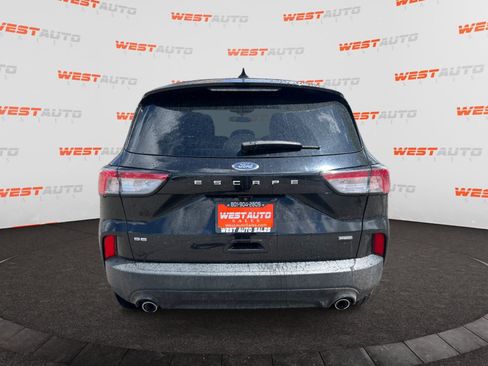 Used 2021 Ford Escape SE w/ SE Sport Appearance Package FWD image 4