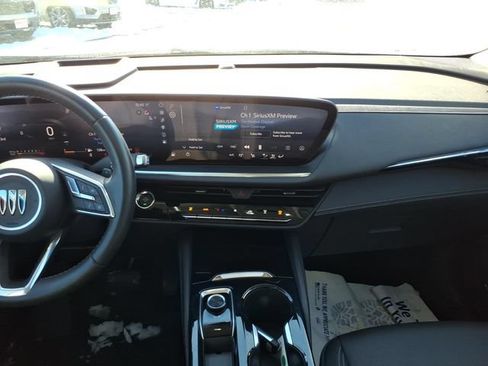 Used 2025 Buick Envision Preferred AWD/4WD image 12