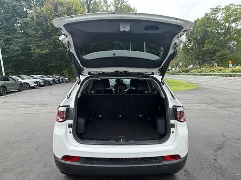 Used 2022 Jeep Compass Latitude AWD/4WD image 15