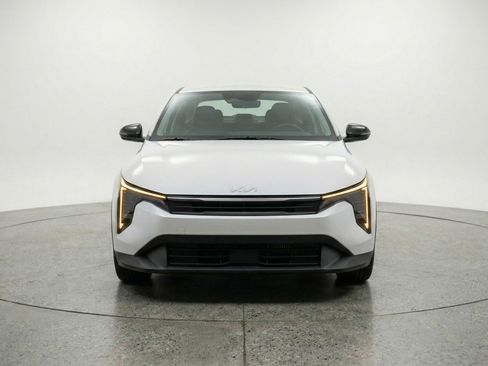 Used 2025 Kia K4 LXS image 2