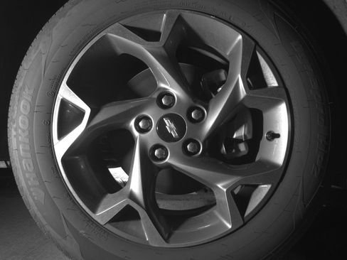 Used 2025 Chevrolet Trax LT FWD image 13