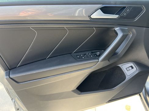 Certified 2022 Volkswagen Tiguan SE FWD image 13