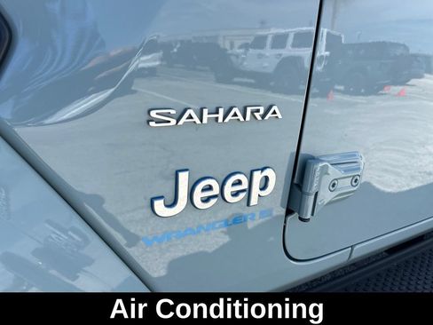 Used 2024 Jeep Wrangler Unlimited Sahara w/ Safety Group AWD/4WD image 19
