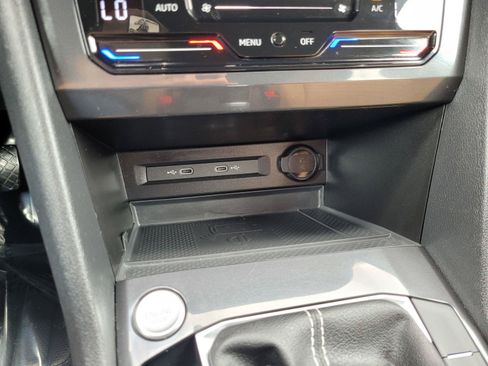 Certified 2023 Volkswagen Tiguan SE FWD image 26