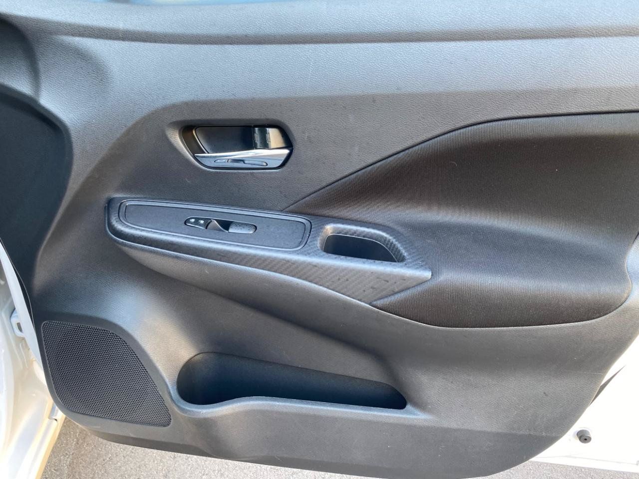 Used 2022 Nissan Versa SV FWD image 40