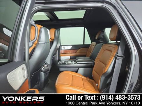 Used 2020 Lincoln Navigator Reserve AWD/4WD image 16