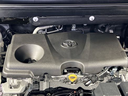 Used 2025 Toyota RAV4 LE image 29