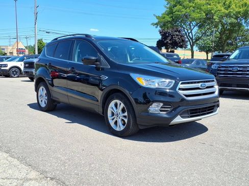 Used 2018 Ford Escape SE FWD image 3