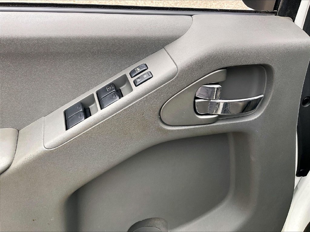 Used 2018 Nissan Frontier SV w/ Value Truck Package AWD/4WD image 34