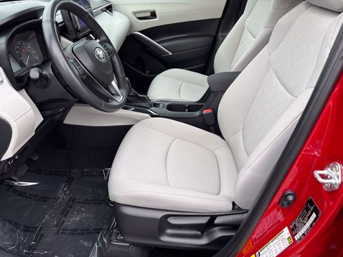 Certified 2023 Toyota Corolla Cross LE image 18