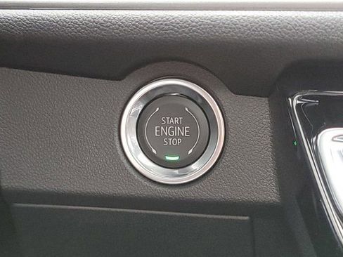 New 2026 Chevrolet Traverse LT w/ Sun and Wheel Package image 38