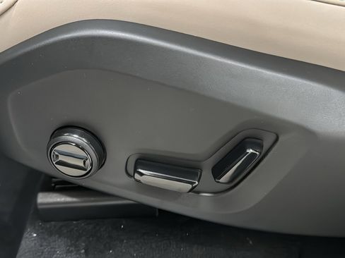 Used 2026 Volvo XC90 B6 Plus w/ Protection Package Premier image 24