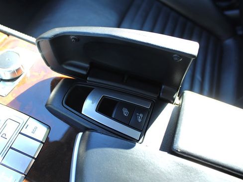 Used 2013 Mercedes-Benz SL 550 image 38