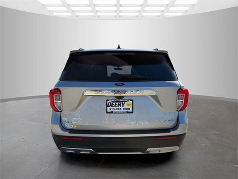 Used 2023 Ford Explorer XLT w/ Equipment Group 202A image 7