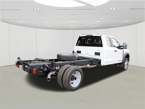New 2025 Ford F550 4x4 Supercab Super Duty image 4