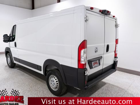 Used 2025 RAM ProMaster 2500 w/ Convenience Group FWD image 3