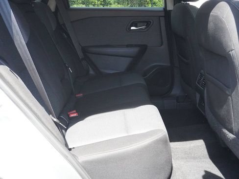Used 2022 Nissan Rogue SV AWD/4WD image 28