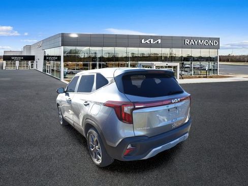 Used 2024 Kia Seltos LX AWD/4WD image 5