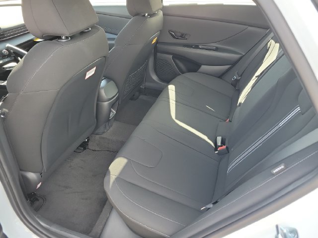 Used 2026 Hyundai Elantra SEL Sport Premium FWD image 23