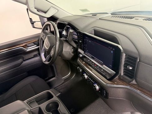 Used 2025 GMC Sierra 3500 SLE w/ SLE Convenience Package image 32