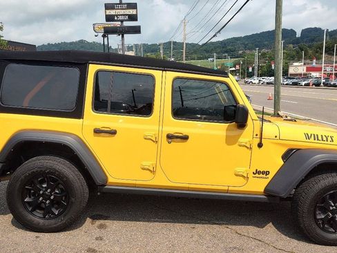 Used 2021 Jeep Wrangler Unlimited Sport AWD/4WD image 2