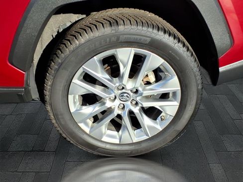 Used 2019 Toyota RAV4 Limited image 11